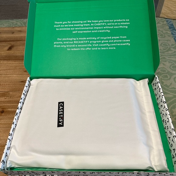 NEW CASETIFY MacBook Air 2022 13.6” Leopard Case & Blue Light Screen Protector - Picture 6 of 13